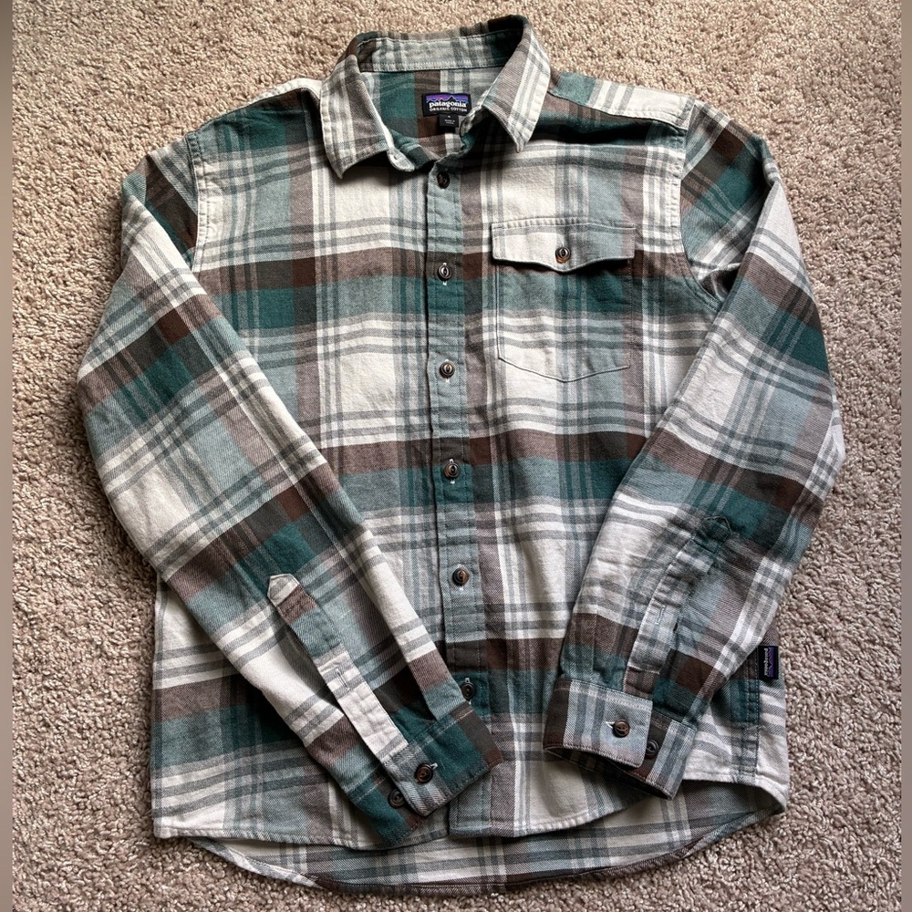 Patagonia Lightweight Fjord Button-Down